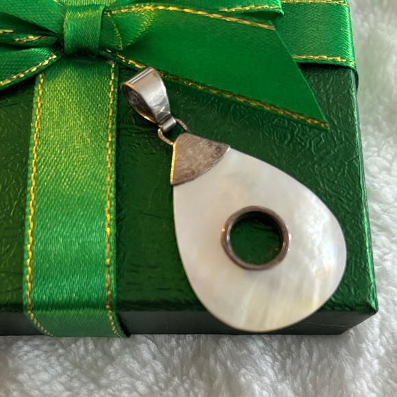 Jewelry - Vintage Sterling Silver Mother of Pearl Teardrop Pendant – Modern Minimali
